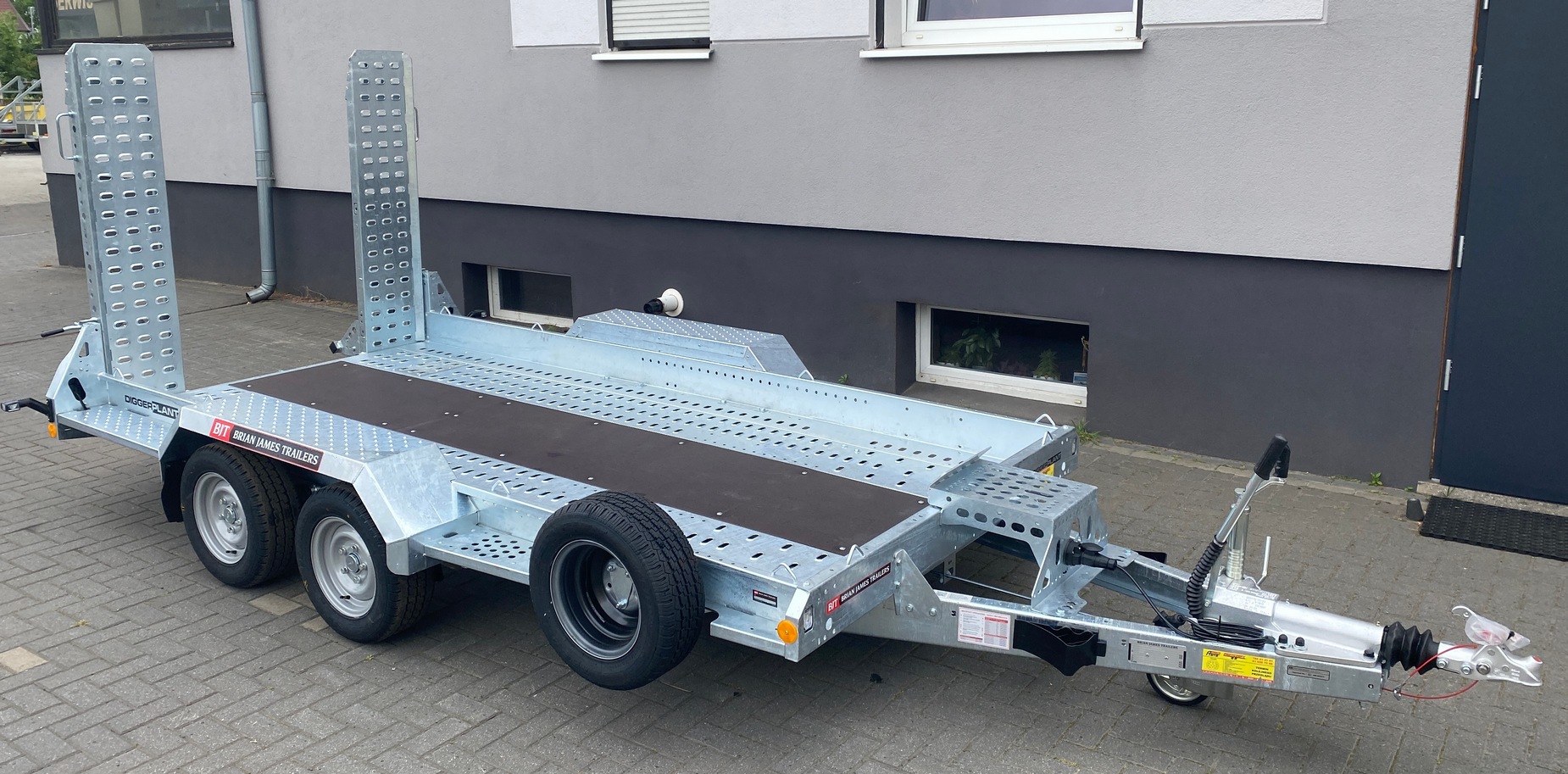 Przyczepa podkoparkowa Brian James Trailers Digger Plant 370×170 CM, DMC 3500 KG