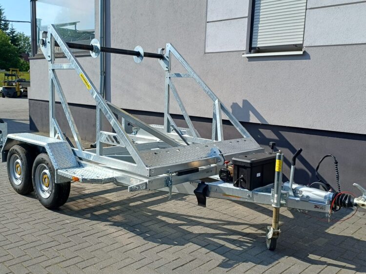 Przyczepa kablowa Wark z wciągarką elektryczną, DMC do 3,5 t
