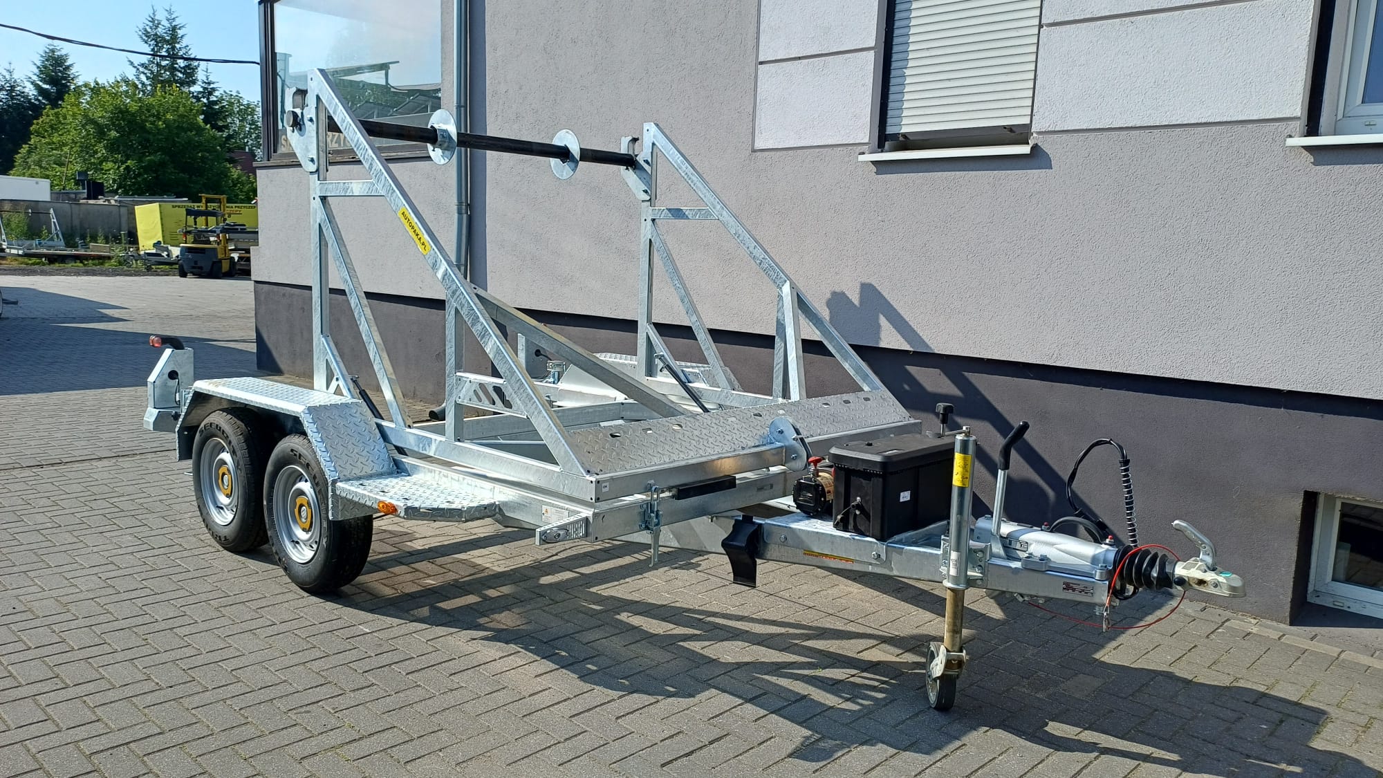 Przyczepa kablowa Wark z wciągarką elektryczną, DMC do 3,5 t