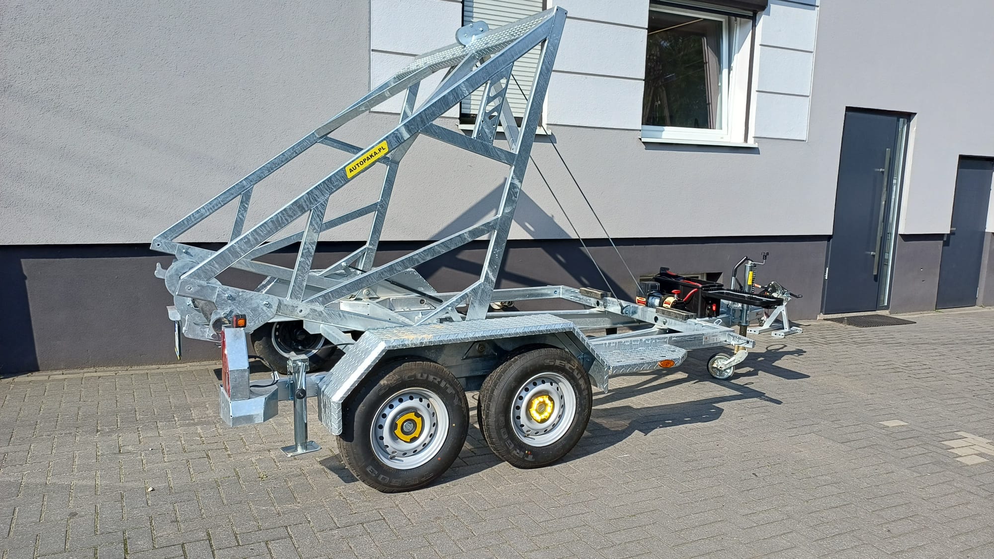 Przyczepa kablowa Wark z wciągarką elektryczną, DMC do 3,5 t