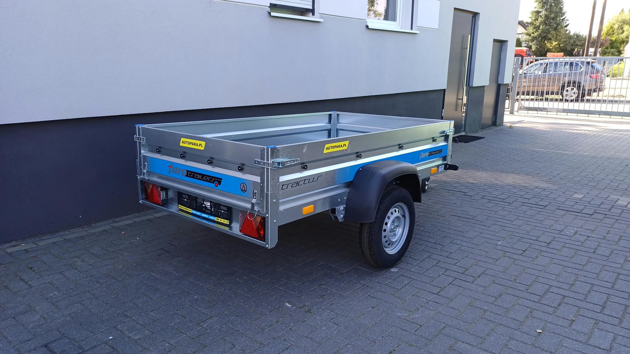 Przyczepa Faro Tractus Multi-Flex na resorze, DMC: 750 kg, 263 x 125 x 35cm (Kopia)
