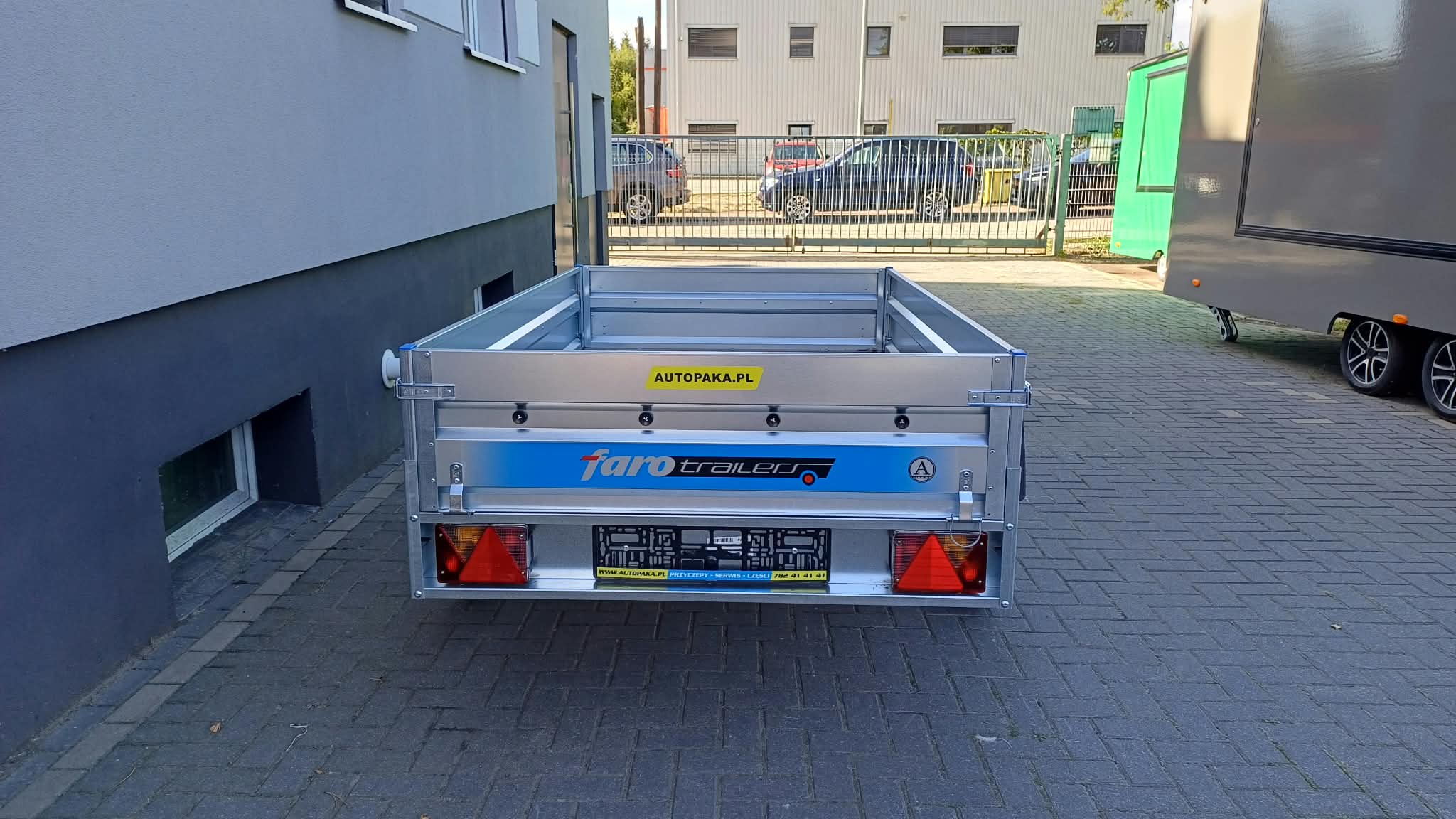 Przyczepa Faro Tractus Multi-Flex na resorze, DMC: 750 kg, 263 x 125 x 35cm (Kopia)