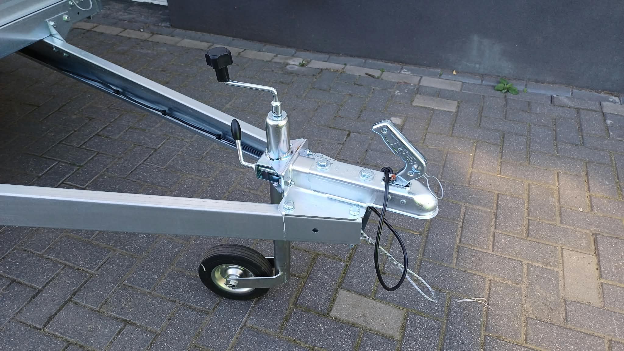 Przyczepa Faro Tractus Multi-Flex na resorze, DMC: 750 kg, 263 x 125 x 35cm (Kopia)