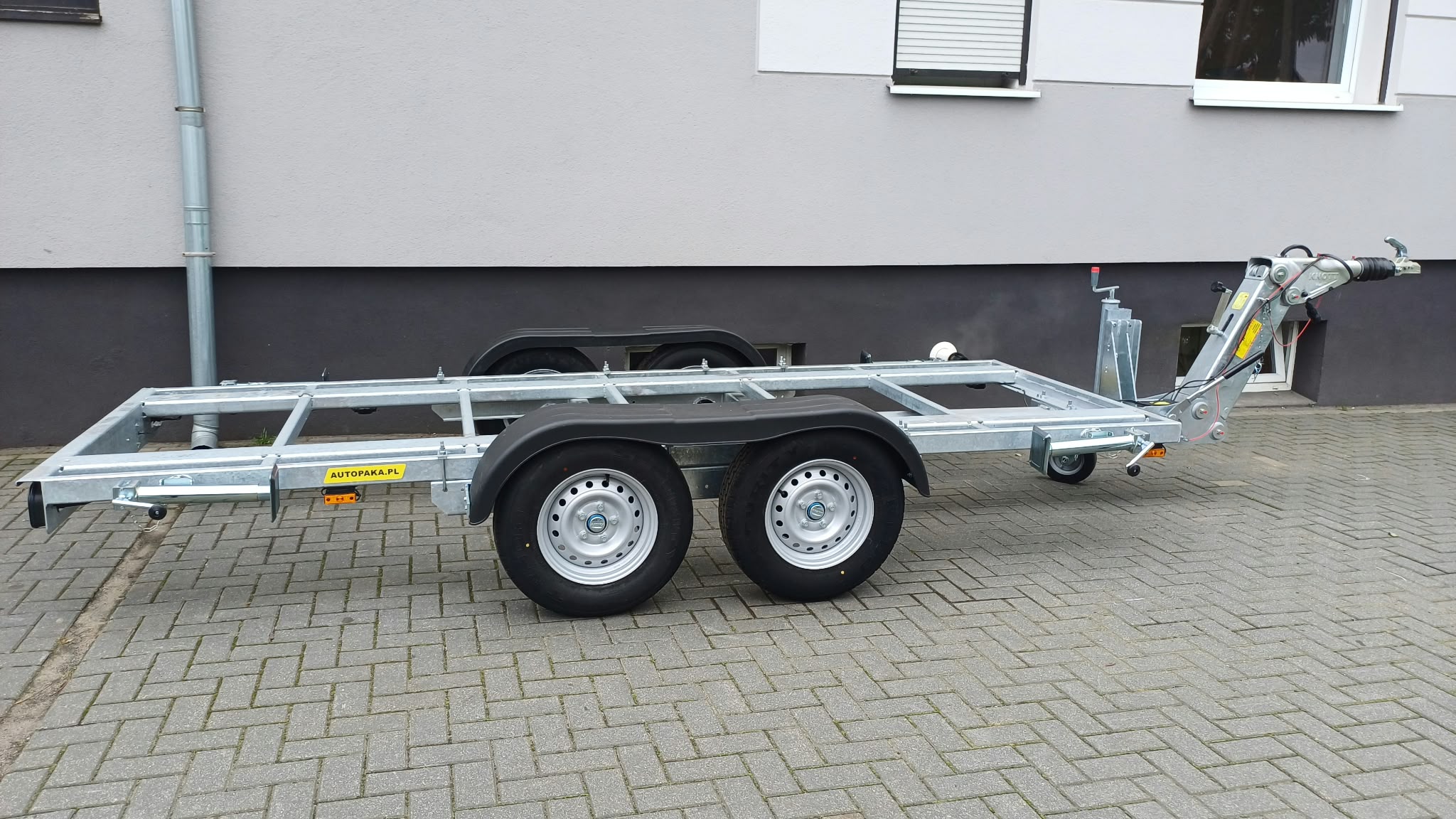 Przyczepa do agregatu WARK z regulowanym dyszlem, 320×144 CM, DMC 3500kg (Kopia)
