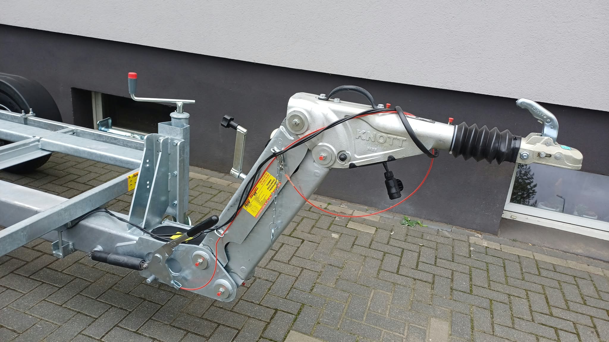 Przyczepa do agregatu WARK z regulowanym dyszlem, 320×144 CM, DMC 3500kg (Kopia)